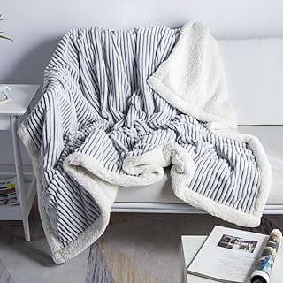 Image of Sherpa Fleece Blanket by the company DISSA Home.